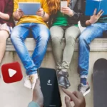 האם בני נוער באמת מכורים לשימוש בטיקטוק ויוטיוב